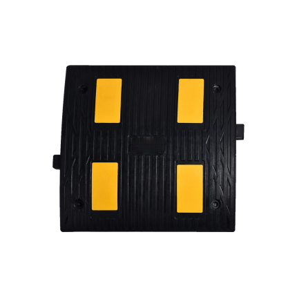 RUBBER SPEED BUMP (4 REFLECTOR )/50*50 CM 4 REFLEKTÖRLÜ KAUÇUK KASİS